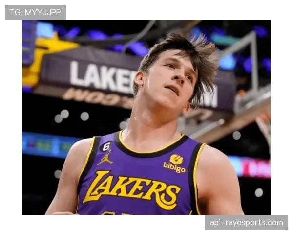 里夫斯谈制造进攻犯规：-我跳不高也盖不了帽，唯一能做的就是造犯规-